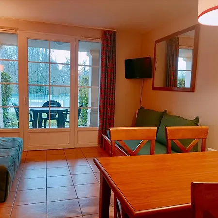 Holiday home Charmante Maison 5 Pers A En Rdc, Piscine Chauffee, Et Nature Monflanquin
