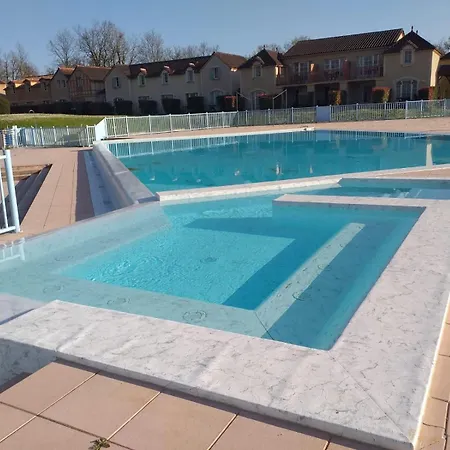 Charmante Maison 5 Pers A En Rdc, Piscine Chauffee, Et Nature Holiday home *