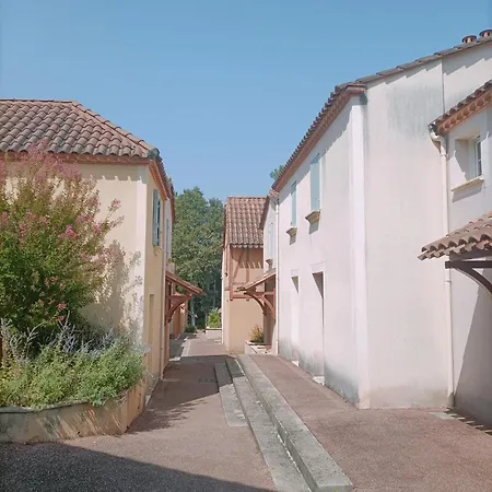 Maison Avec Piscine Chauffee En Residence, 4 Ou 5 Pers, Rdc, Lac, Nature Et Peche Monflanquin