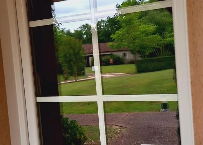 Feriehus Maison Avec Piscine Chauffee En Residence, 4 Ou 5 Pers, Rdc, Lac, Nature Et Peche Monflanquin