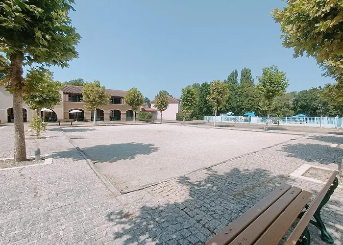 Feriehus Maison Avec Piscine Chauffee En Residence, 4 Ou 5 Pers, Rdc, Lac, Nature Et Peche Monflanquin